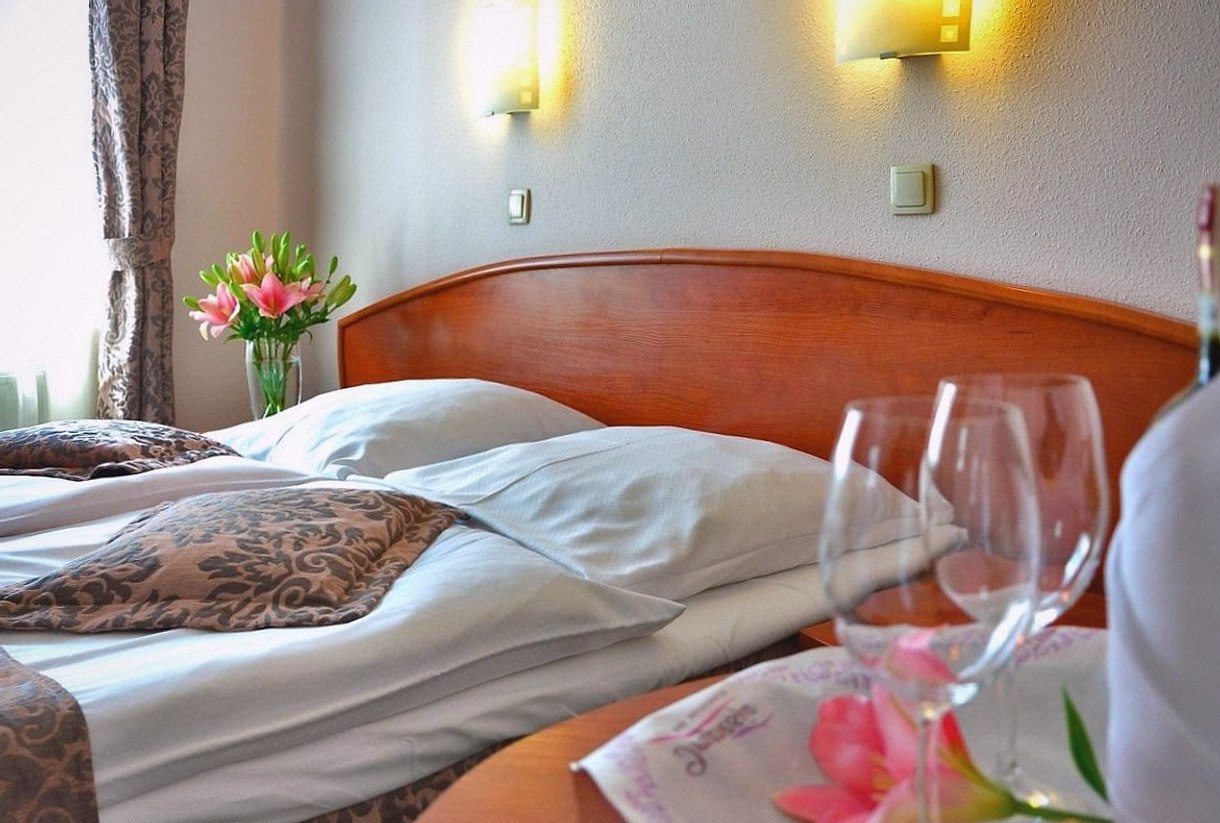 A standard hotel room interior at Option Uplift in Oamaru